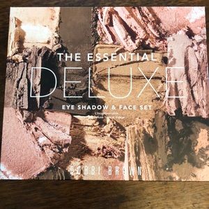 NIB Bobbi Brown Deluxe eyeshadow and face palette